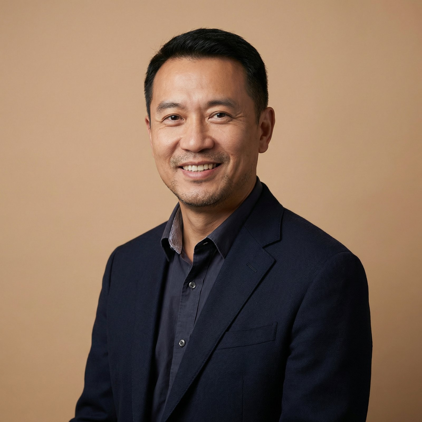 17c一起草影视导演顾问陈锐